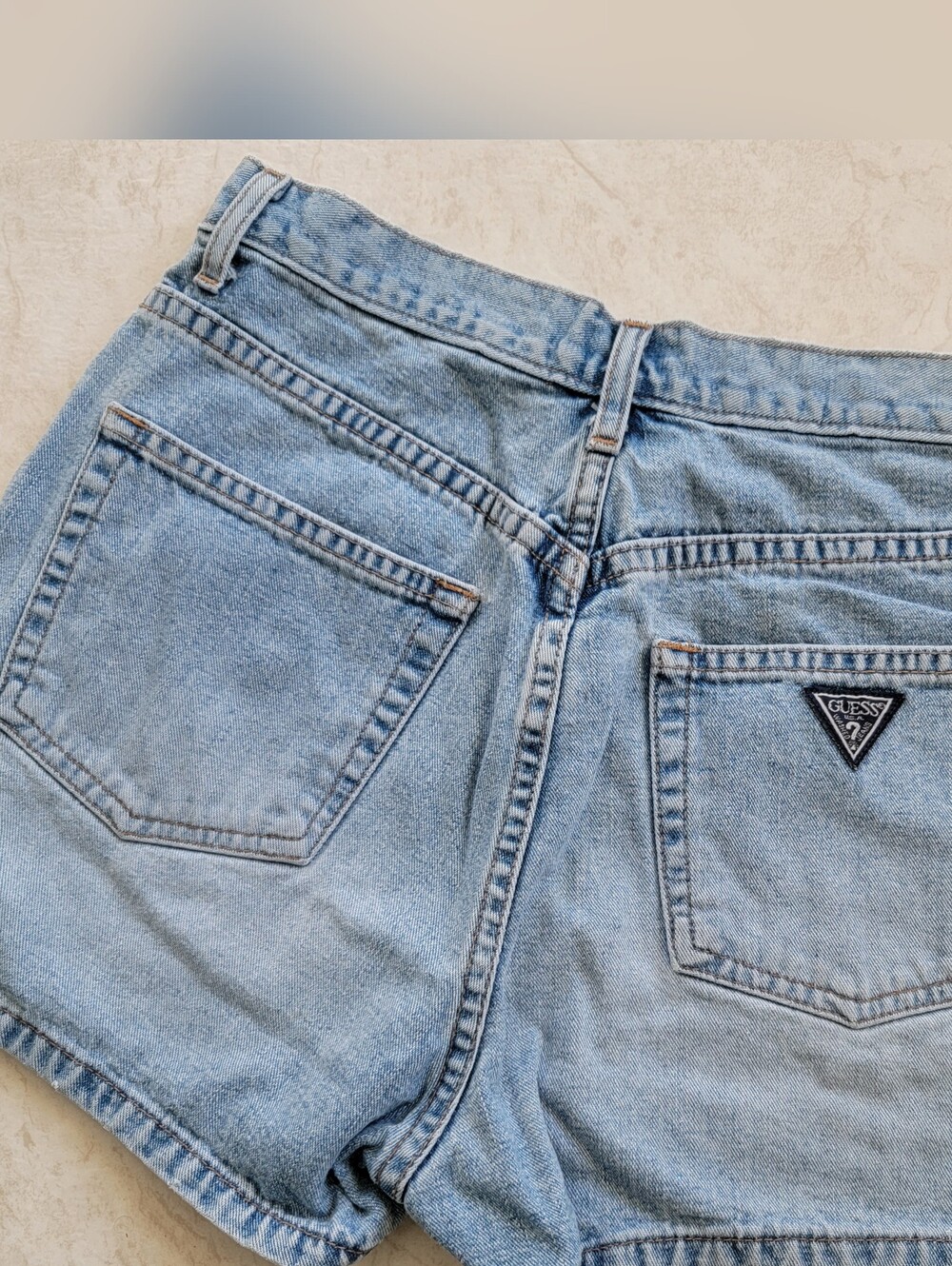 GUESS Vintage Light Wash Denim Shorts Highwaist Size 29